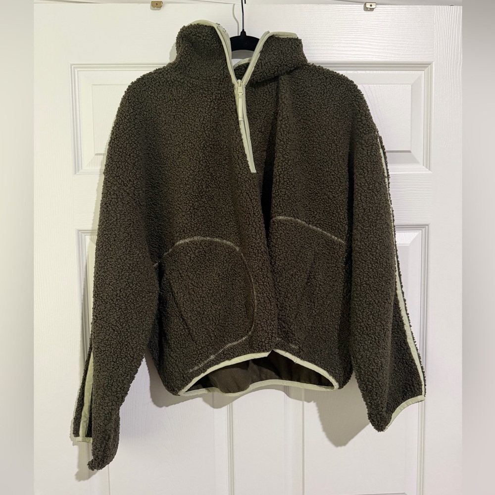 Loose Sherpa Quarter-Zip Pullover - Picture 3 of 4